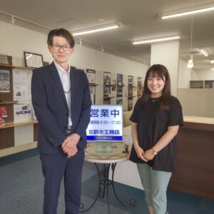 【SBSラジオ出演】パーソナリティーの久保沙里菜さんと記念撮影